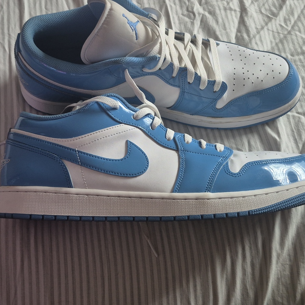 Air Jordan 1 Low - Picture 2 of 6